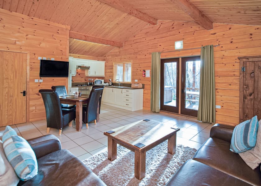 Badger Log Cabin 6 (Pet) - Quarry Walk Lodges, Freehay, Cheadle