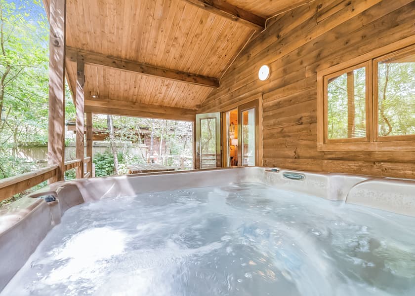 Badger Log Cabin 4 (Pet) - Quarry Walk Lodges, Freehay, Cheadle