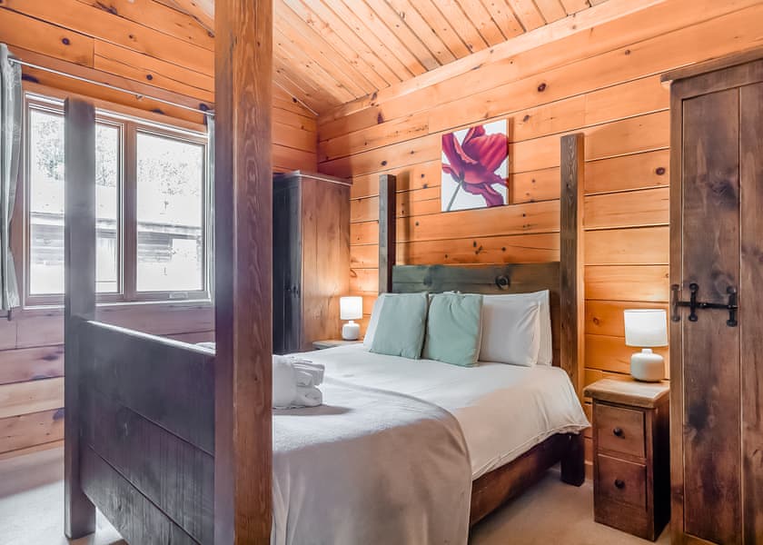 Badger Log Cabin 4 (Pet) - Quarry Walk Lodges, Freehay, Cheadle