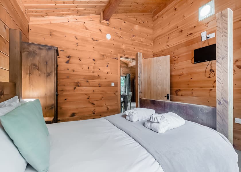 Badger Log Cabin 4 (Pet) - Quarry Walk Lodges, Freehay, Cheadle