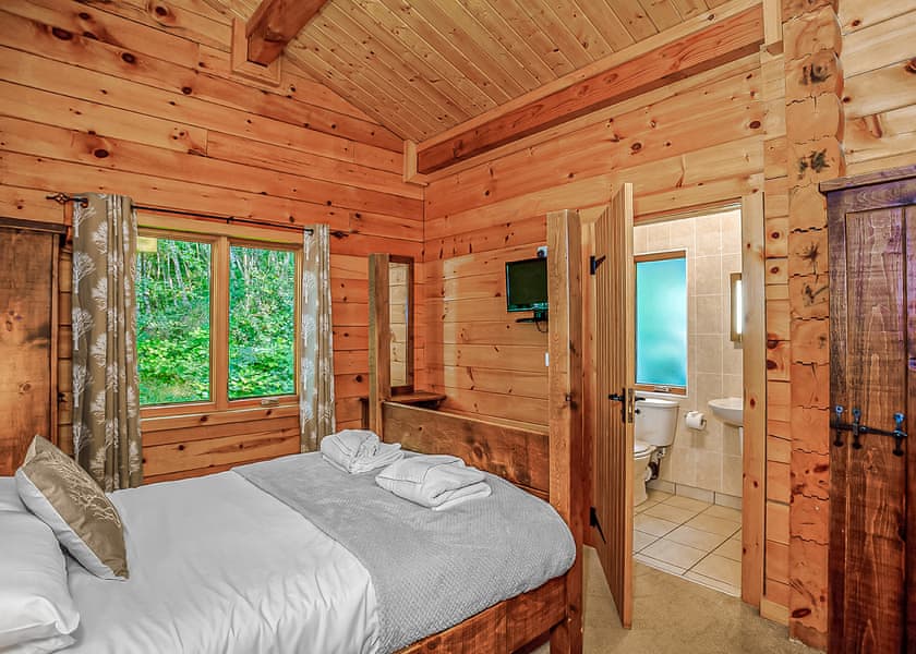 Badger Plus 6 (Pet) - Quarry Walk Lodges, Freehay, Cheadle