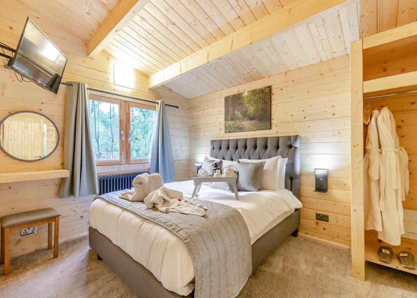 Robin Log Cabin (Pet) - Quarry Walk Lodges, Freehay, Cheadle