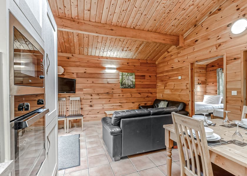 Squirrel Log Cabin 4 - Quarry Walk Lodges, Freehay, Cheadle