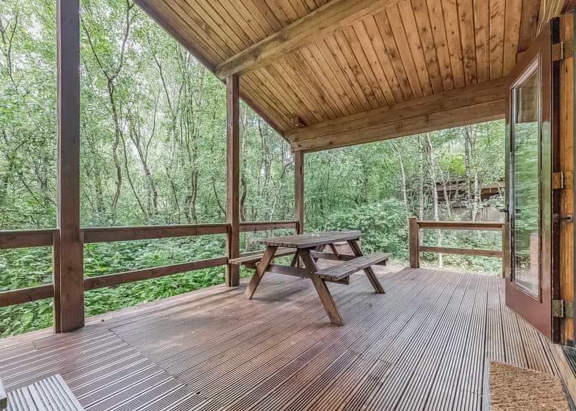 Badger Log Cabin 6 - Quarry Walk Lodges, Freehay, Cheadle