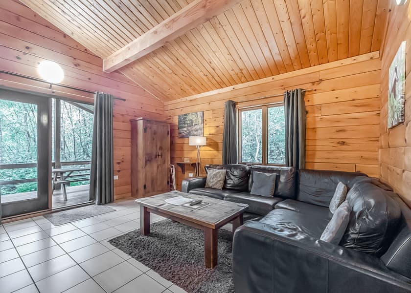 Badger Log Cabin 6 - Quarry Walk Lodges, Freehay, Cheadle