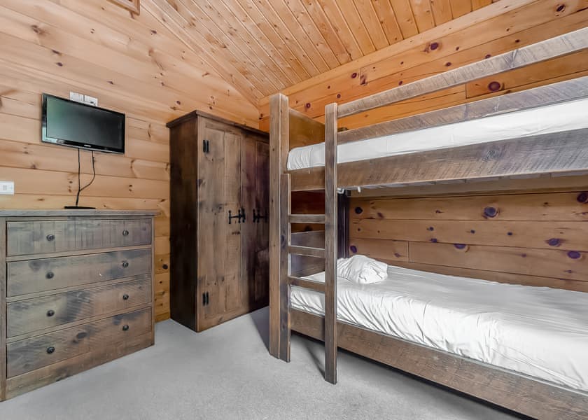 Badger Log Cabin 6 - Quarry Walk Lodges, Freehay, Cheadle