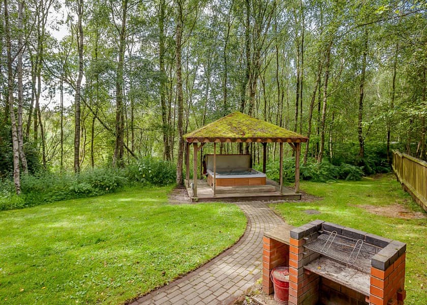 Owl Garden - Quarry Walk Lodges, Freehay, Cheadle