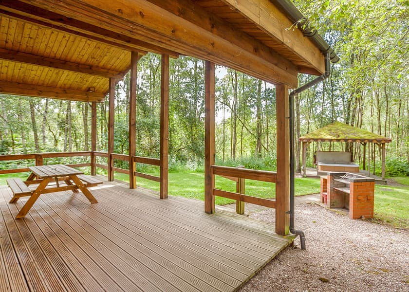 Owl Garden - Quarry Walk Lodges, Freehay, Cheadle