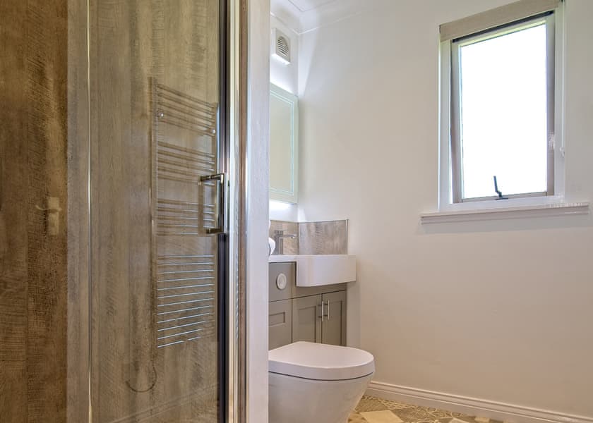 Walled Garden Lodge - Queenshill Lodges, Castle Douglas, Kirkcudbrightshire