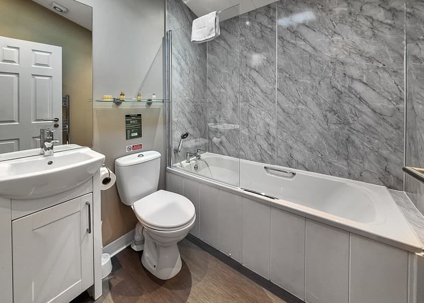 Spa Panoramic - Raywell Hall Country Lodges, Raywell, Beverley