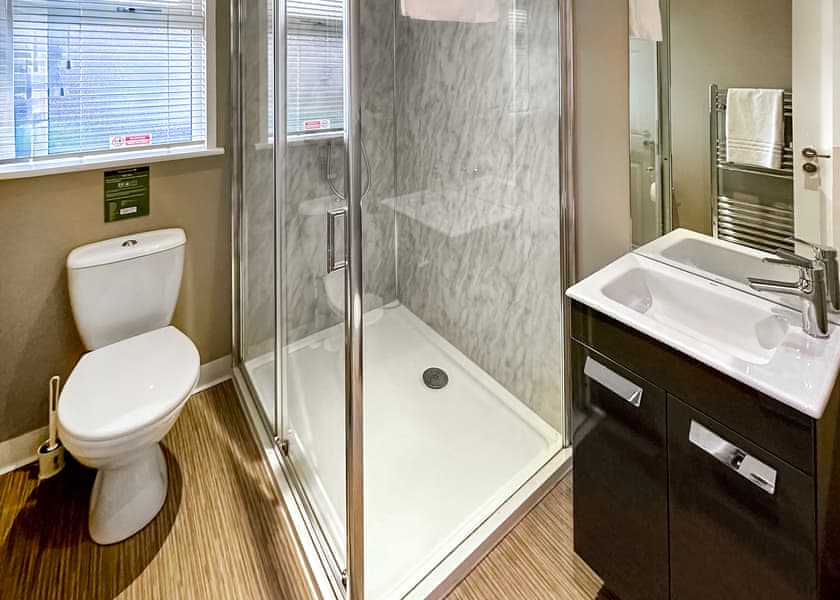 Spa Serenity - Raywell Hall Country Lodges, Raywell, Beverley