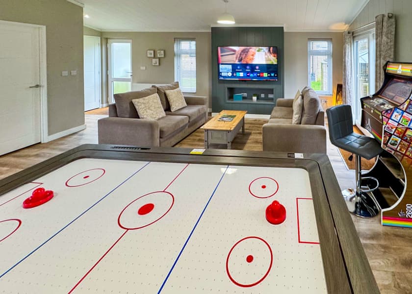 Woodside Spa - Raywell Hall Country Lodges, Raywell, Beverley