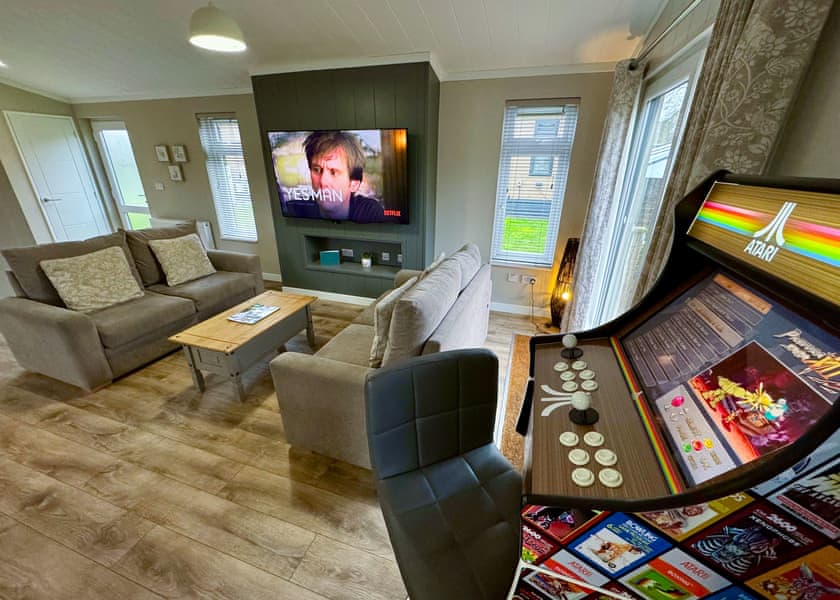 Woodside Spa - Raywell Hall Country Lodges, Raywell, Beverley