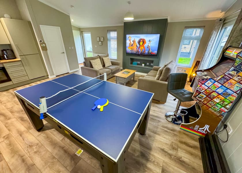 Woodside Spa - Raywell Hall Country Lodges, Raywell, Beverley