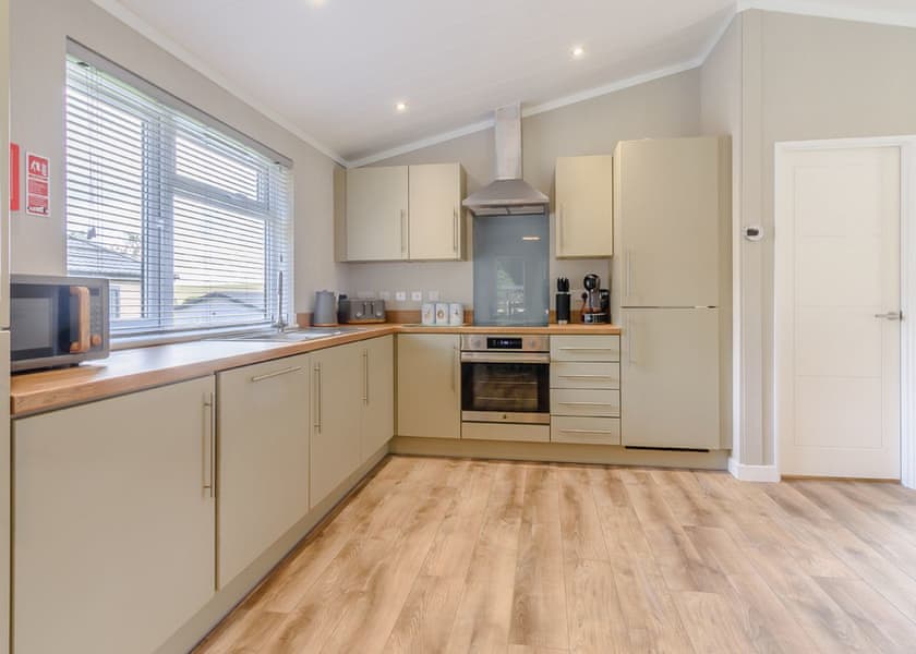 Woodside Spa - Raywell Hall Country Lodges, Raywell, Beverley