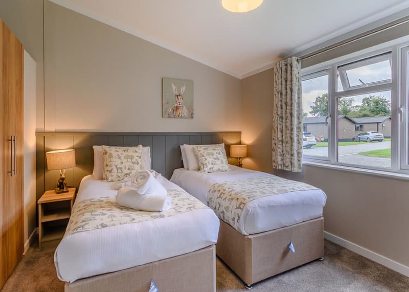 Woodside Spa - Raywell Hall Country Lodges, Raywell, Beverley