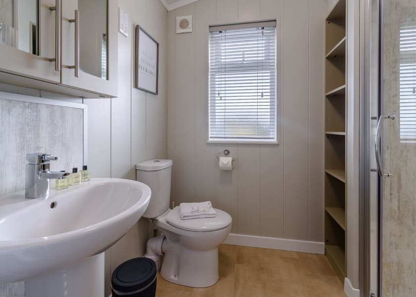 Woodside Spa - Raywell Hall Country Lodges, Raywell, Beverley