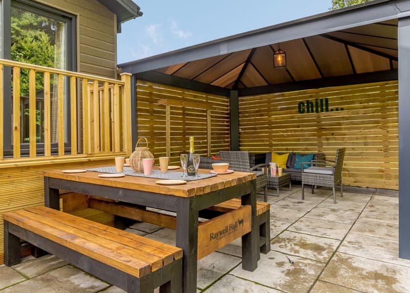 Dreamwood Spa - Raywell Hall Country Lodges, Raywell, Beverley