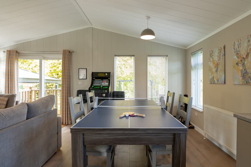 Dreamwood Spa - Raywell Hall Country Lodges, Raywell, Beverley