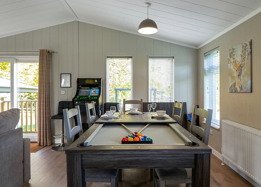 Dreamwood Spa - Raywell Hall Country Lodges, Raywell, Beverley