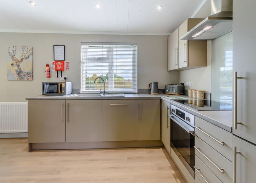 Dreamwood Spa - Raywell Hall Country Lodges, Raywell, Beverley