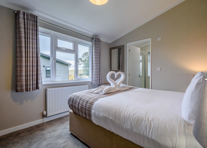 Dreamwood Spa - Raywell Hall Country Lodges, Raywell, Beverley