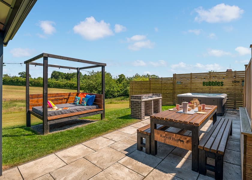 Spa Utopia - Raywell Hall Country Lodges, Raywell, Beverley