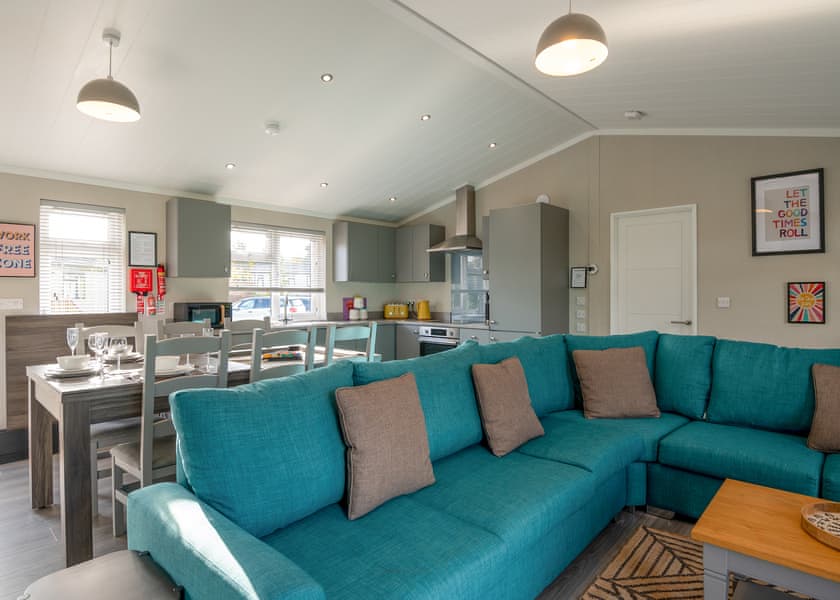 Spa Utopia - Raywell Hall Country Lodges, Raywell, Beverley