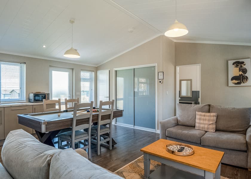 Spa Ovation - Raywell Hall Country Lodges, Raywell, Beverley