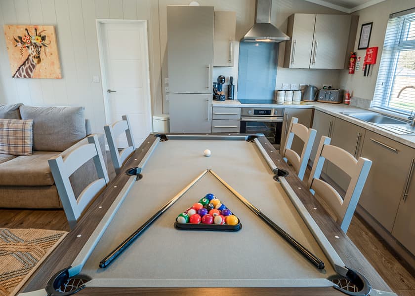 Spa Ovation - Raywell Hall Country Lodges, Raywell, Beverley