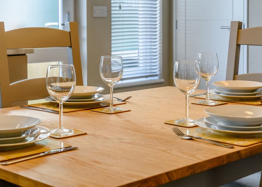 Spa Ovation - Raywell Hall Country Lodges, Raywell, Beverley