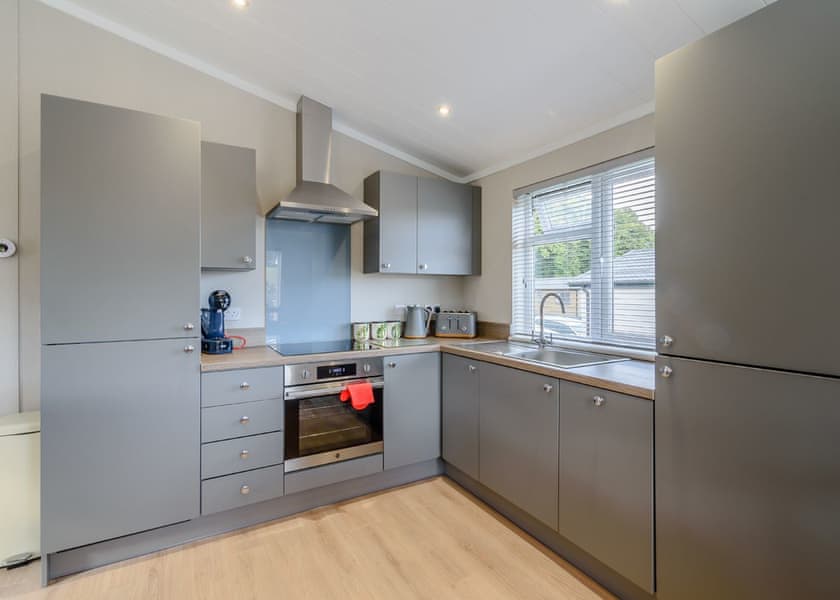 Spa Driftaway - Raywell Hall Country Lodges, Raywell, Beverley