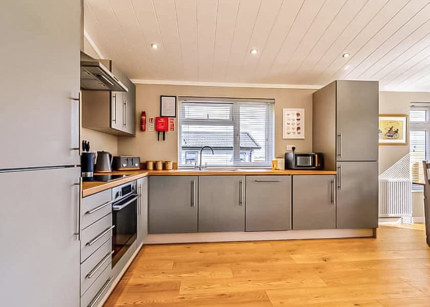 Wolds View Spa (Pet Garden) - Raywell Hall Country Lodges, Raywell, Beverley