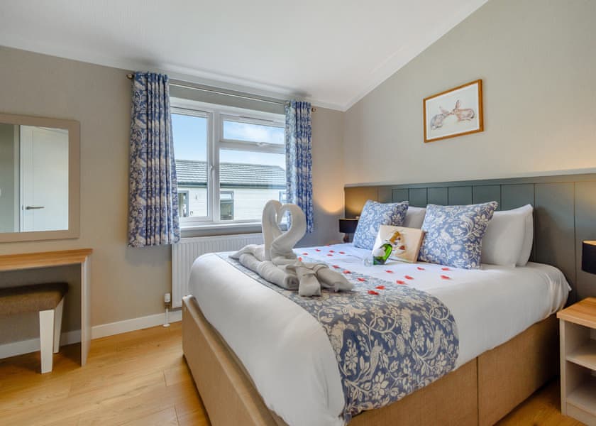 Wolds View Spa (Pet Garden) - Raywell Hall Country Lodges, Raywell, Beverley