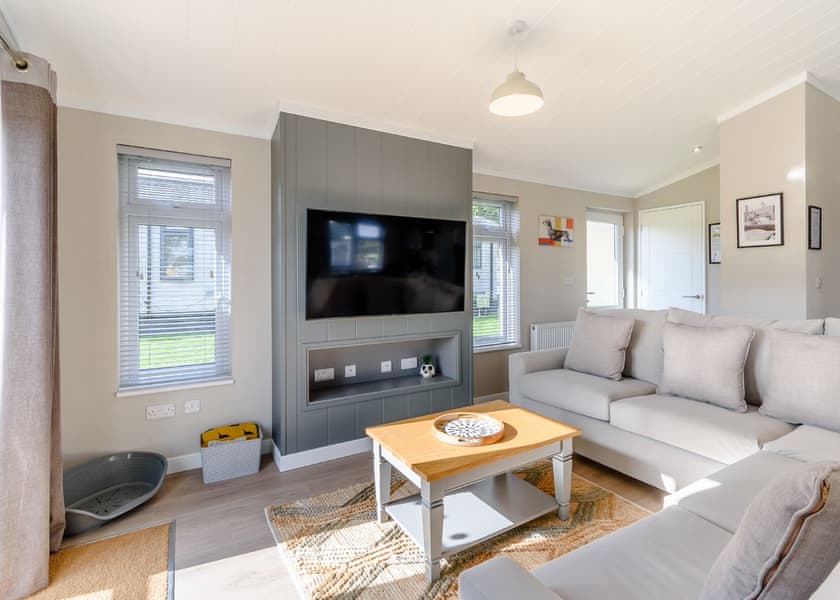 Twilight Spa (Pet Garden) - Raywell Hall Country Lodges, Raywell, Beverley