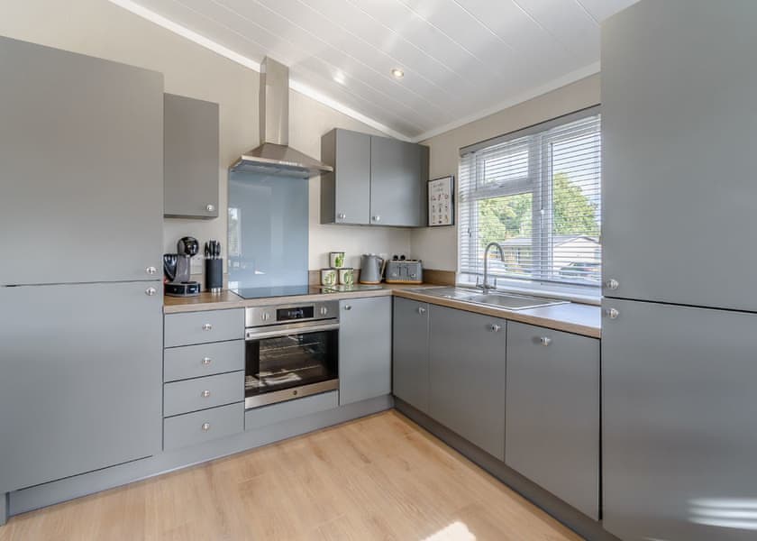 Twilight Spa (Pet Garden) - Raywell Hall Country Lodges, Raywell, Beverley