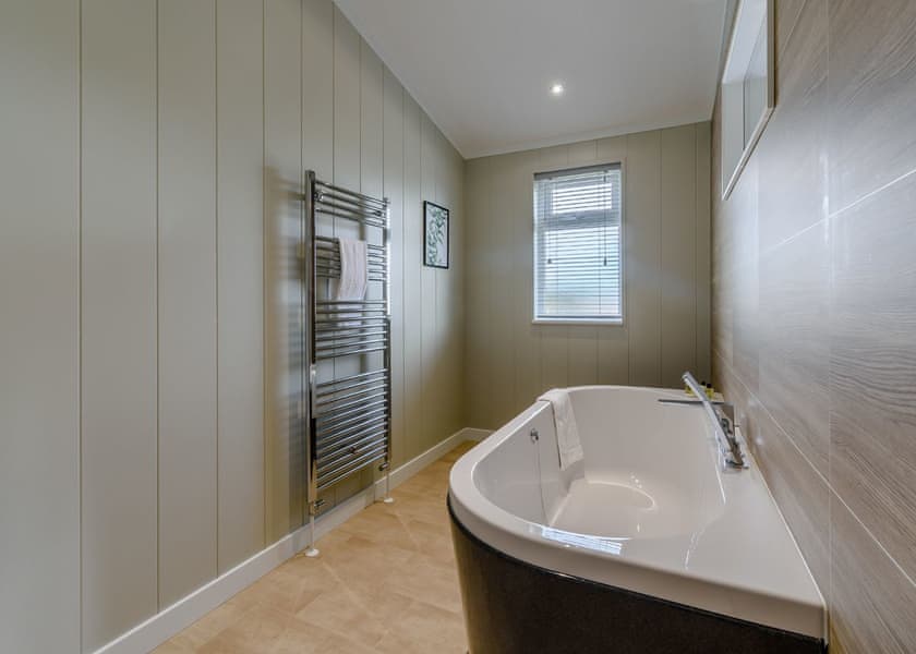 Twilight Spa (Pet Garden) - Raywell Hall Country Lodges, Raywell, Beverley