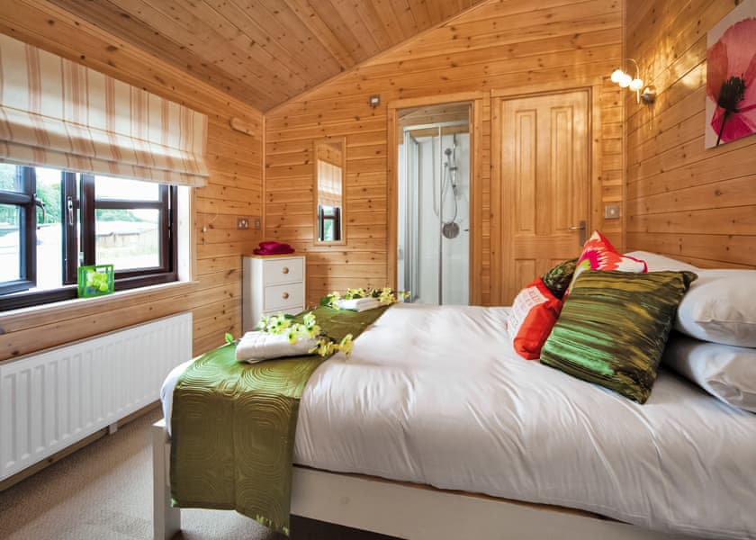 Amblewood Spa (Pet) - Raywell Hall Country Lodges, Raywell, Beverley