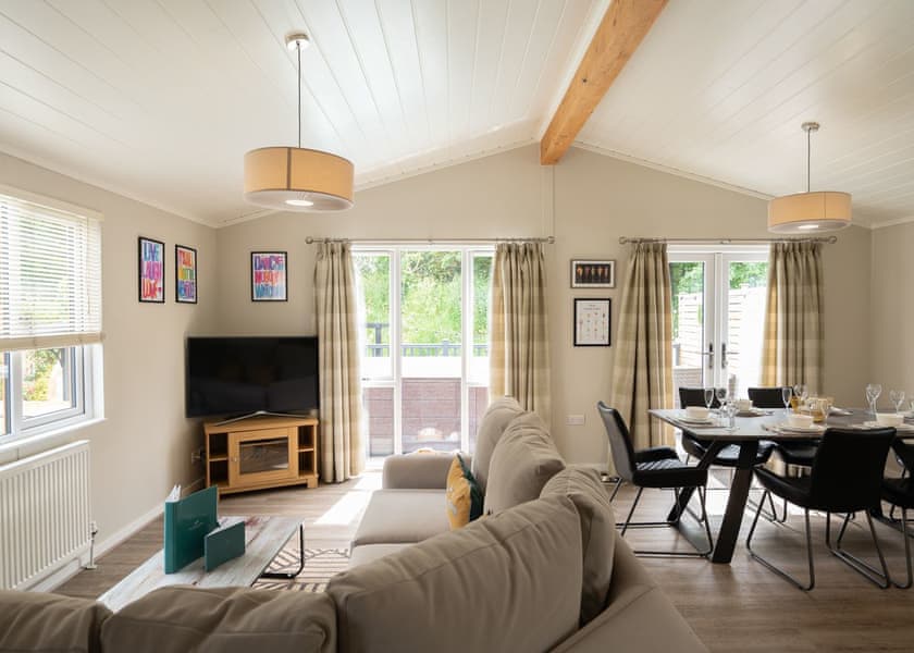 Spa Castaway (Pet Garden) - Raywell Hall Country Lodges, Raywell, Beverley