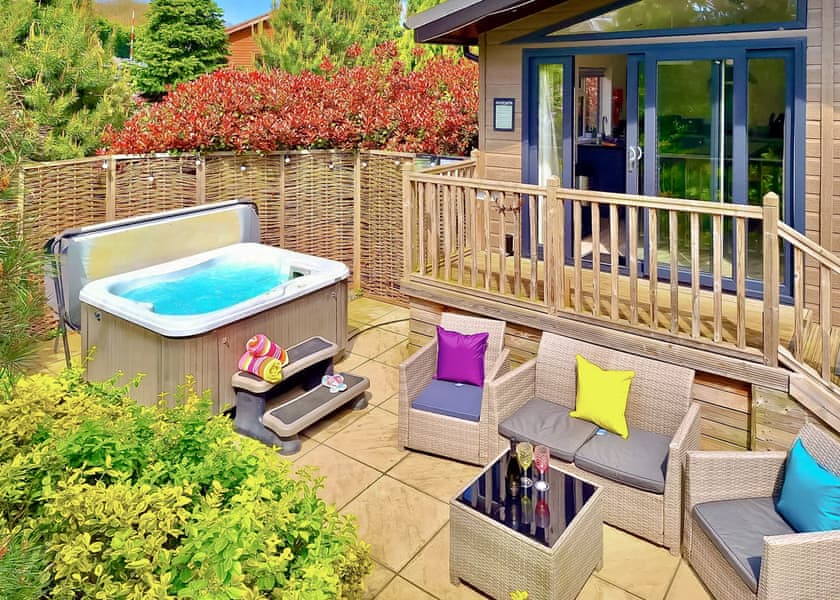 Spa Enchant - Raywell Hall Country Lodges, Raywell, Beverley