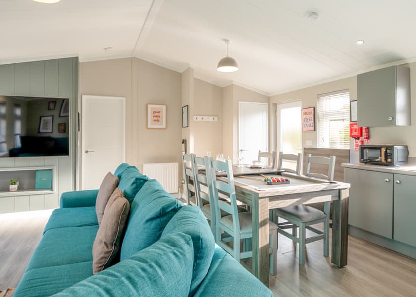 Spa Rhapsody - Raywell Hall Country Lodges, Raywell, Beverley