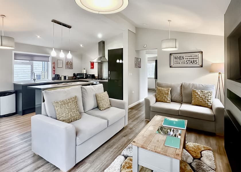 Spa Harmony (Pet Garden) - Raywell Hall Country Lodges, Raywell, Beverley