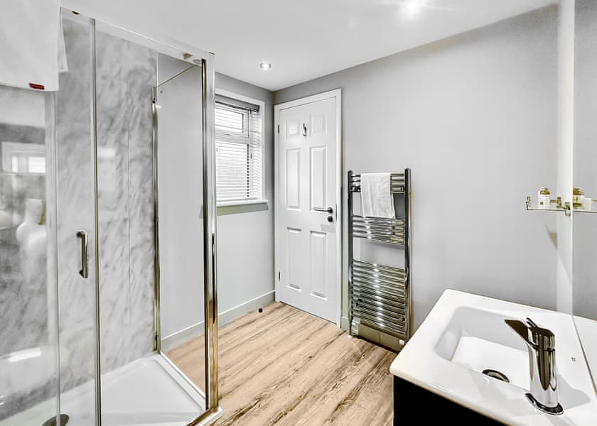 Spa Harmony (Pet Garden) - Raywell Hall Country Lodges, Raywell, Beverley