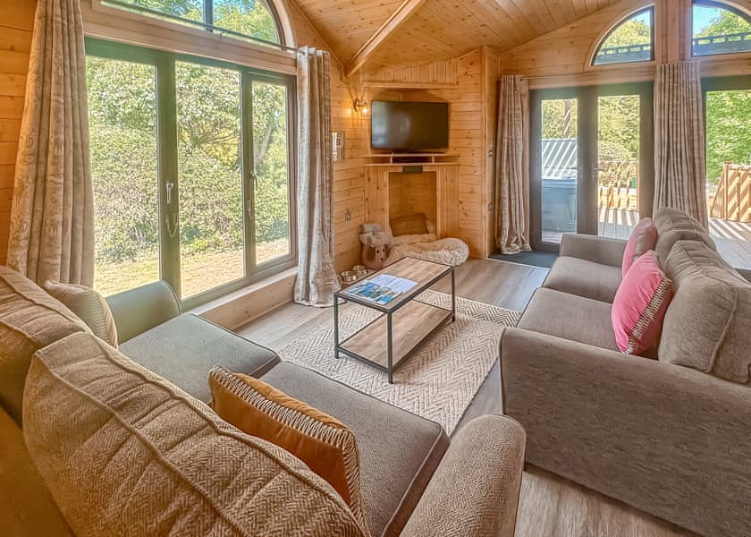 Beechwood Spa (Pet Garden) - Raywell Hall Country Lodges, Raywell, Beverley