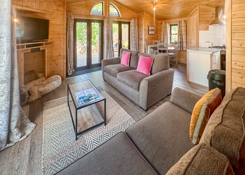 Beechwood Spa (Pet Garden) - Raywell Hall Country Lodges, Raywell, Beverley