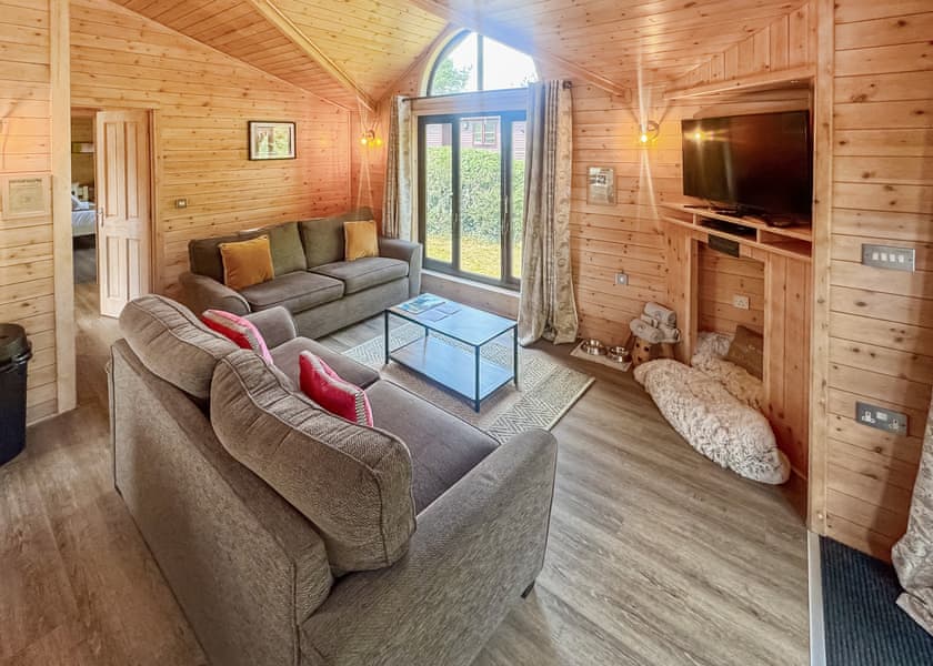Beechwood Spa (Pet Garden) - Raywell Hall Country Lodges, Raywell, Beverley