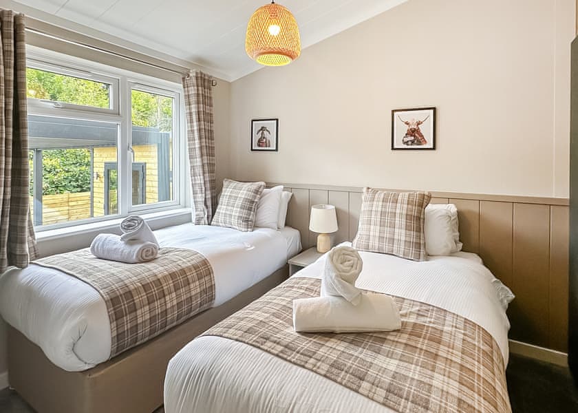 Spa Sensation (Sauna & Hot Tub) - Raywell Hall Country Lodges, Raywell, Beverley