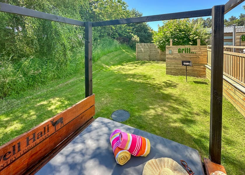 Spa Amour - Raywell Hall Country Lodges, Raywell, Beverley