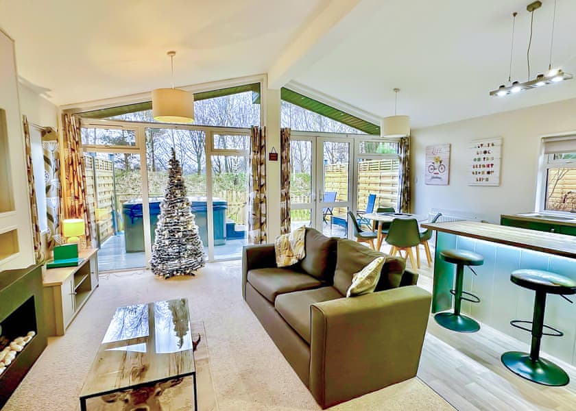 Sunset Spa - Raywell Hall Country Lodges, Raywell, Beverley