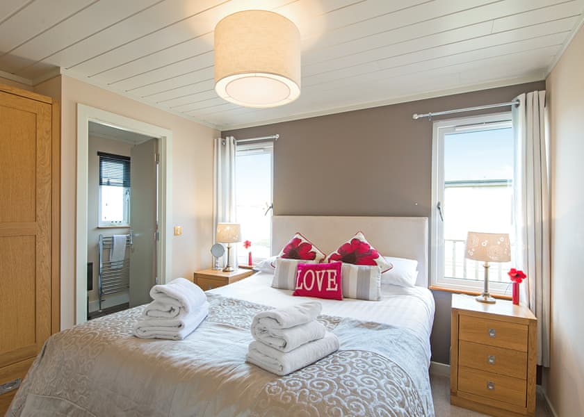 Sundown Spa - Raywell Hall Country Lodges, Raywell, Beverley